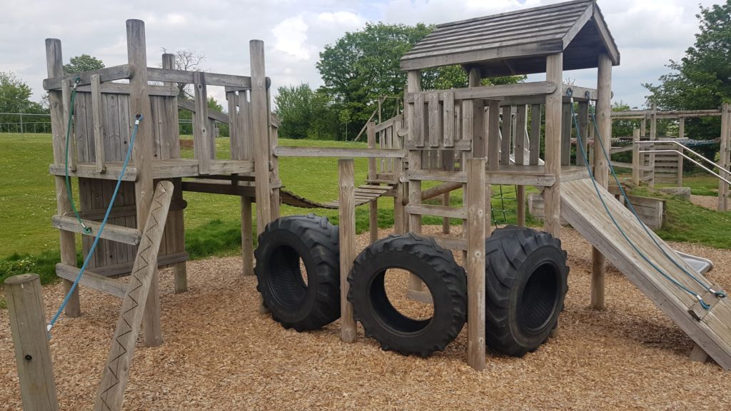 The bartons play park middle barton  