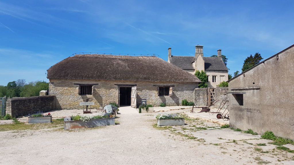 Cogges Manor Farm Entrance 