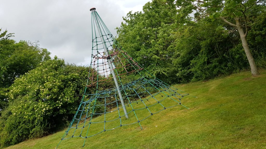 Cargo net climbing frame