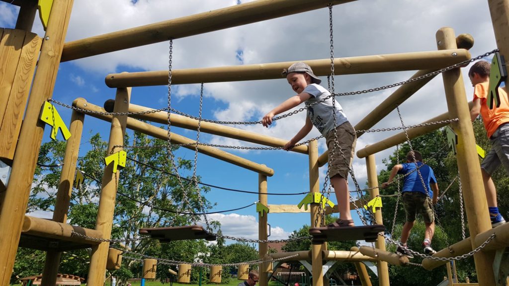 Balancing play park 