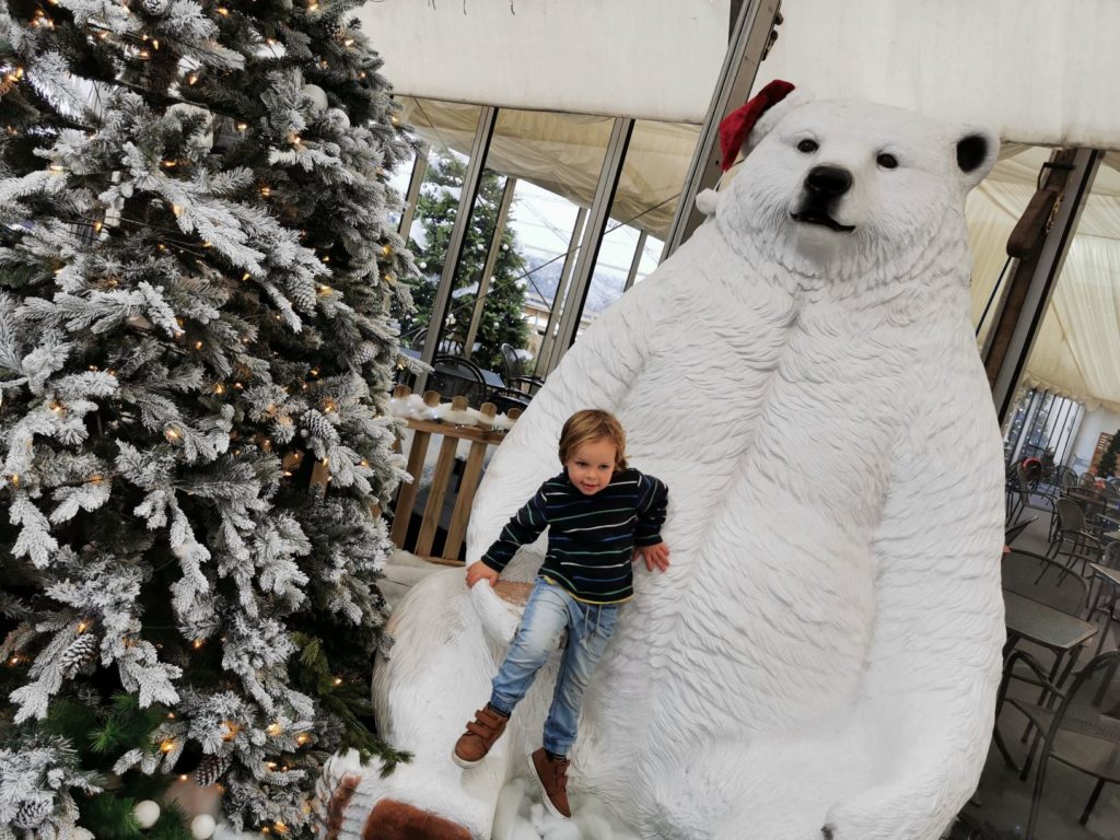 Christmas polar bear 