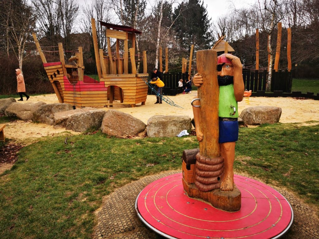 Loughton pirate play park 