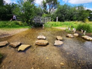 Stepping stones bourton on the water 