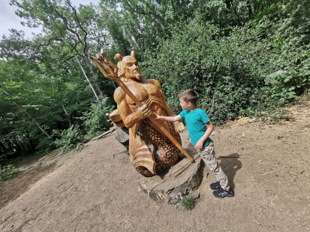 wooden sculpture trail Stanton park 