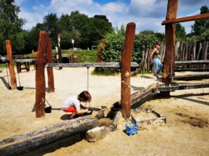 Hobbledown water play 